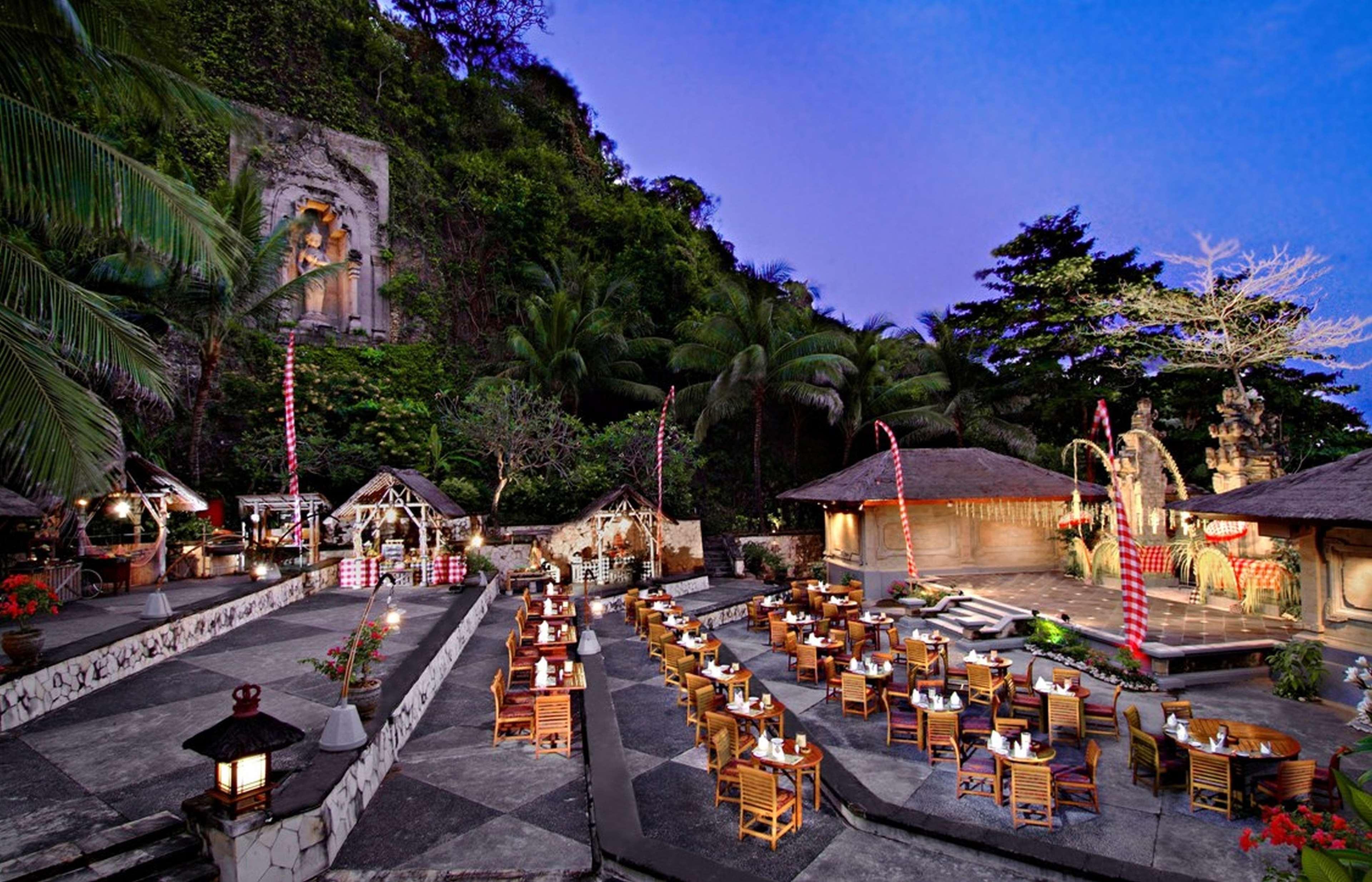 Hilton Bali Resort Nusa Dua  Exterior photo The stage of the Uluwatu Katur restaurant