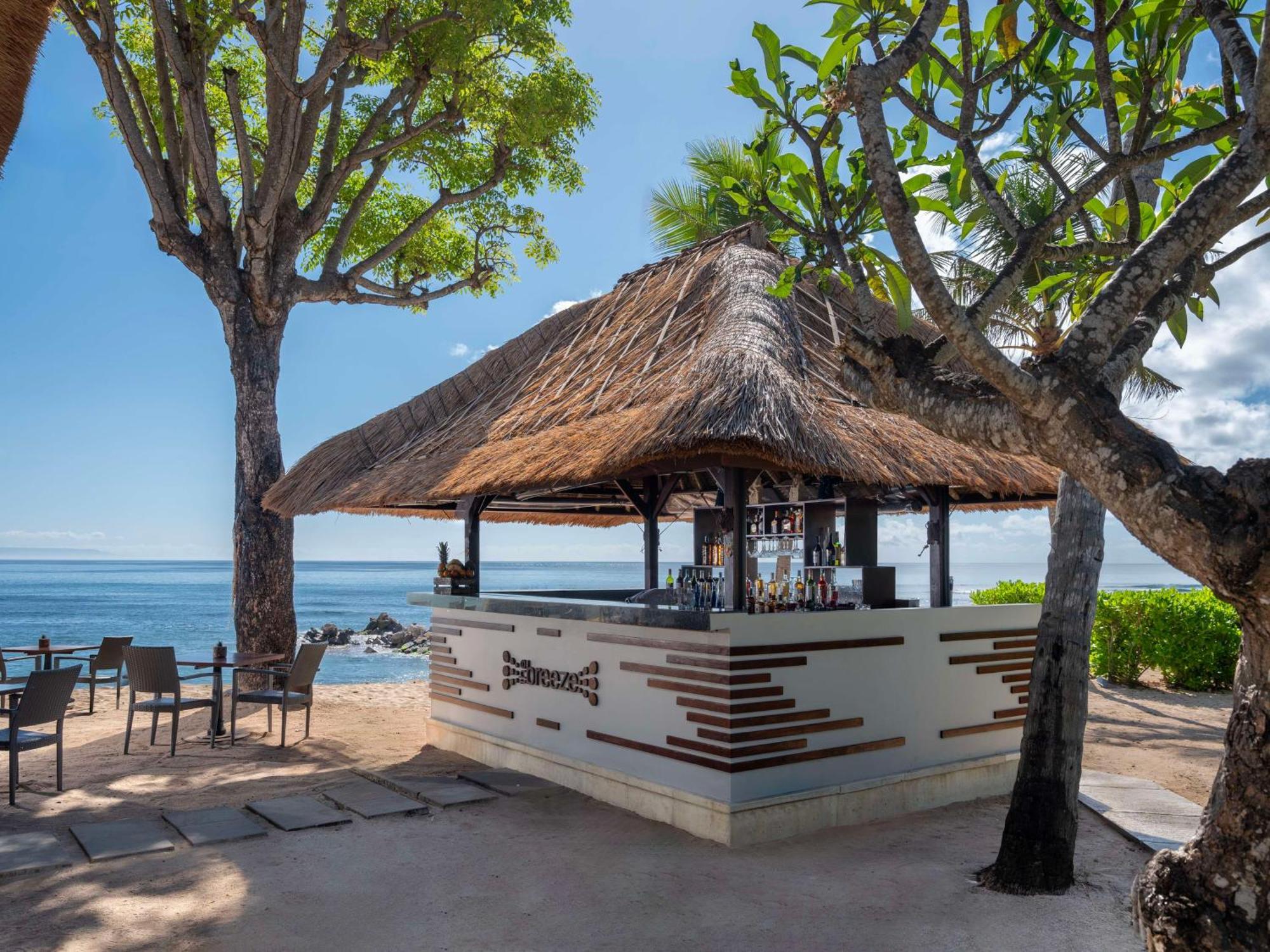 Hilton Bali Resort Nusa Dua  Exterior photo Beach bar at the resort