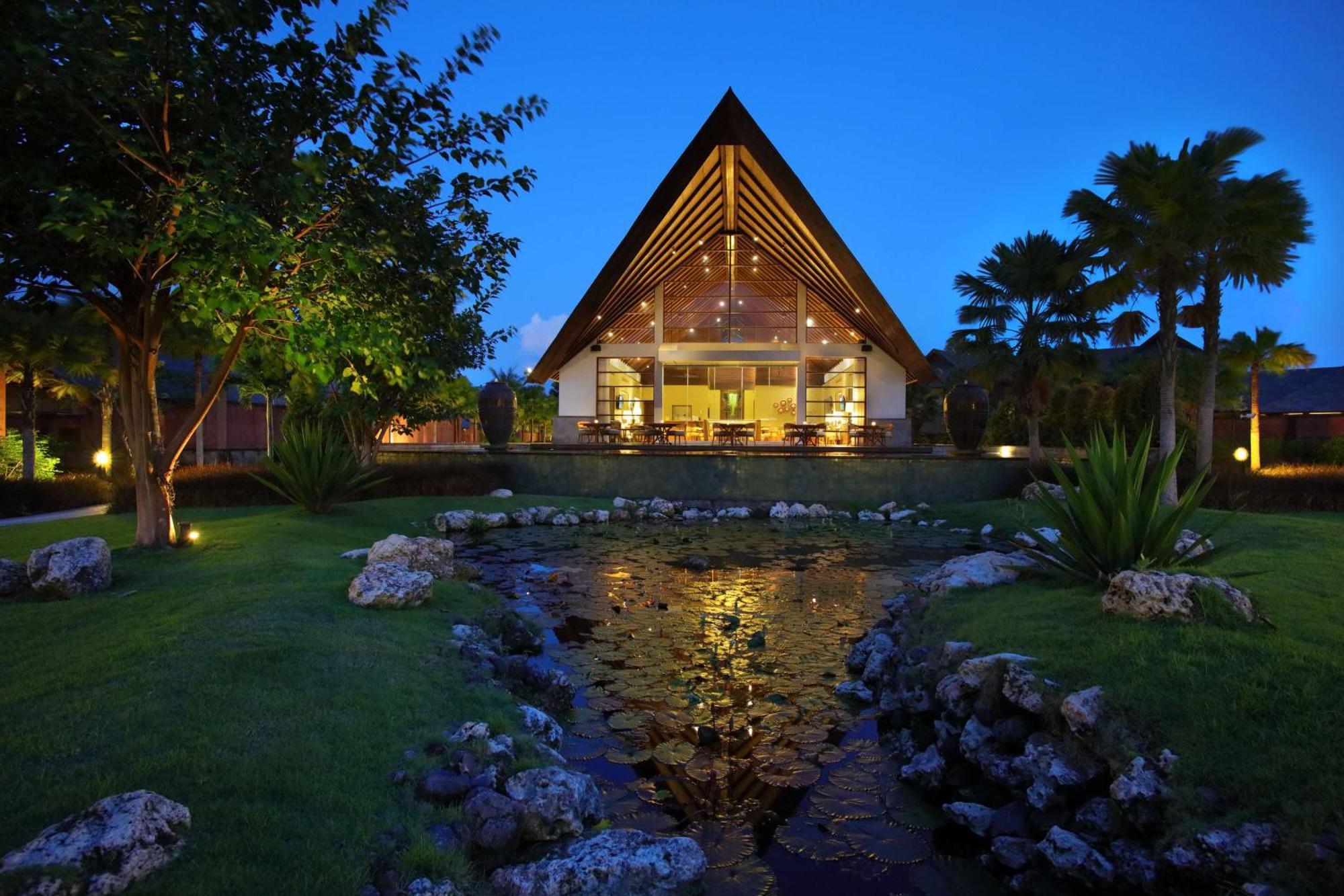 Hilton Bali Resort Nusa Dua  Exterior photo The Chapel at the Royal Thai Air Force Academy